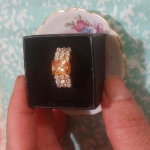 🍒Sarah Coventry Topaz Cocktail Ring SZ 7